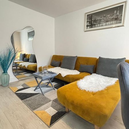 Апартаменты Cosy Modern Flat With Garden Бирмингем Экстерьер фото