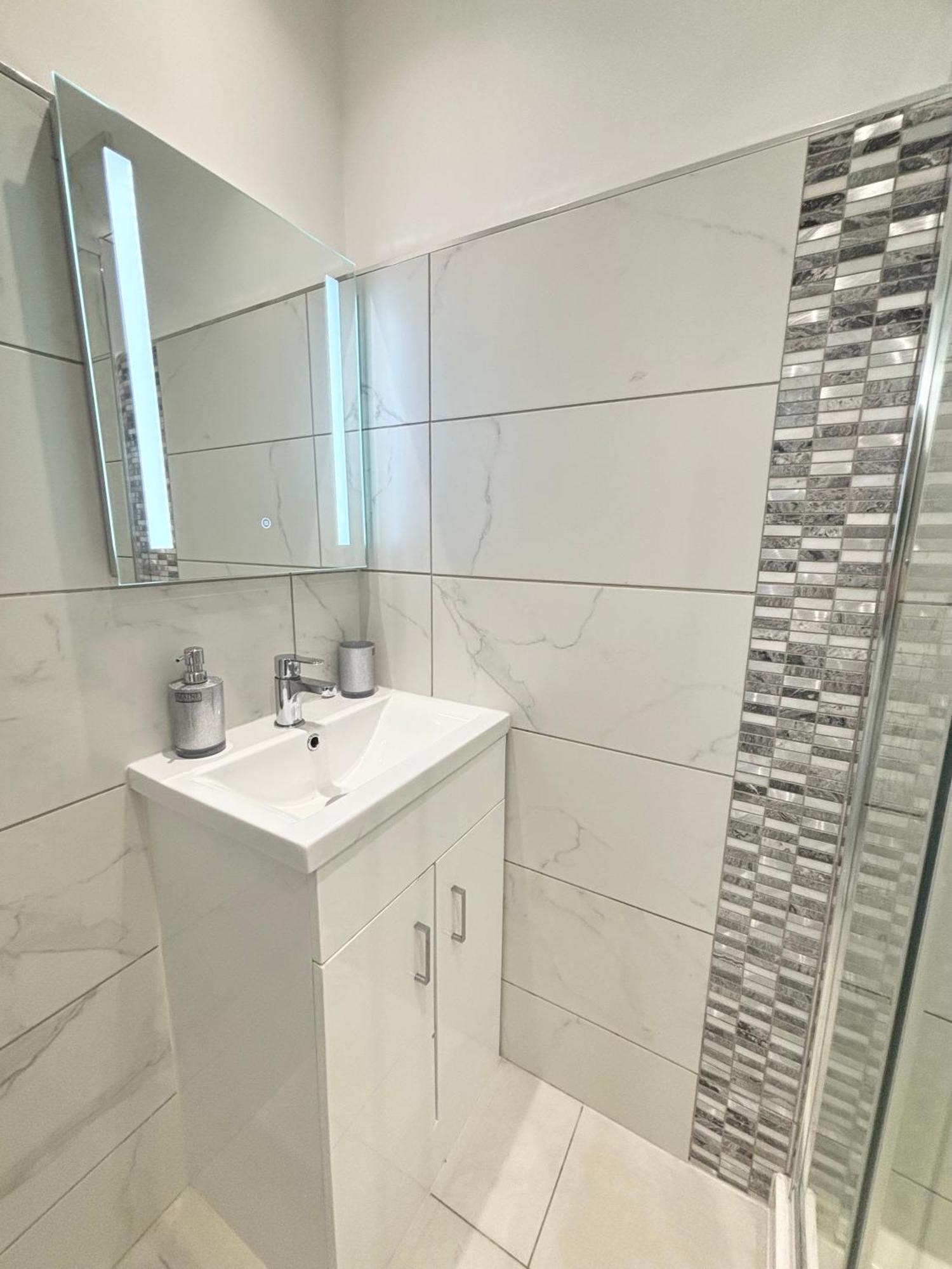 Апартаменты Cosy Modern Flat With Garden Бирмингем Экстерьер фото