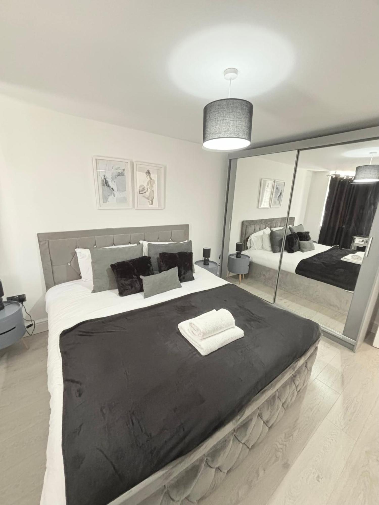 Апартаменты Cosy Modern Flat With Garden Бирмингем Экстерьер фото
