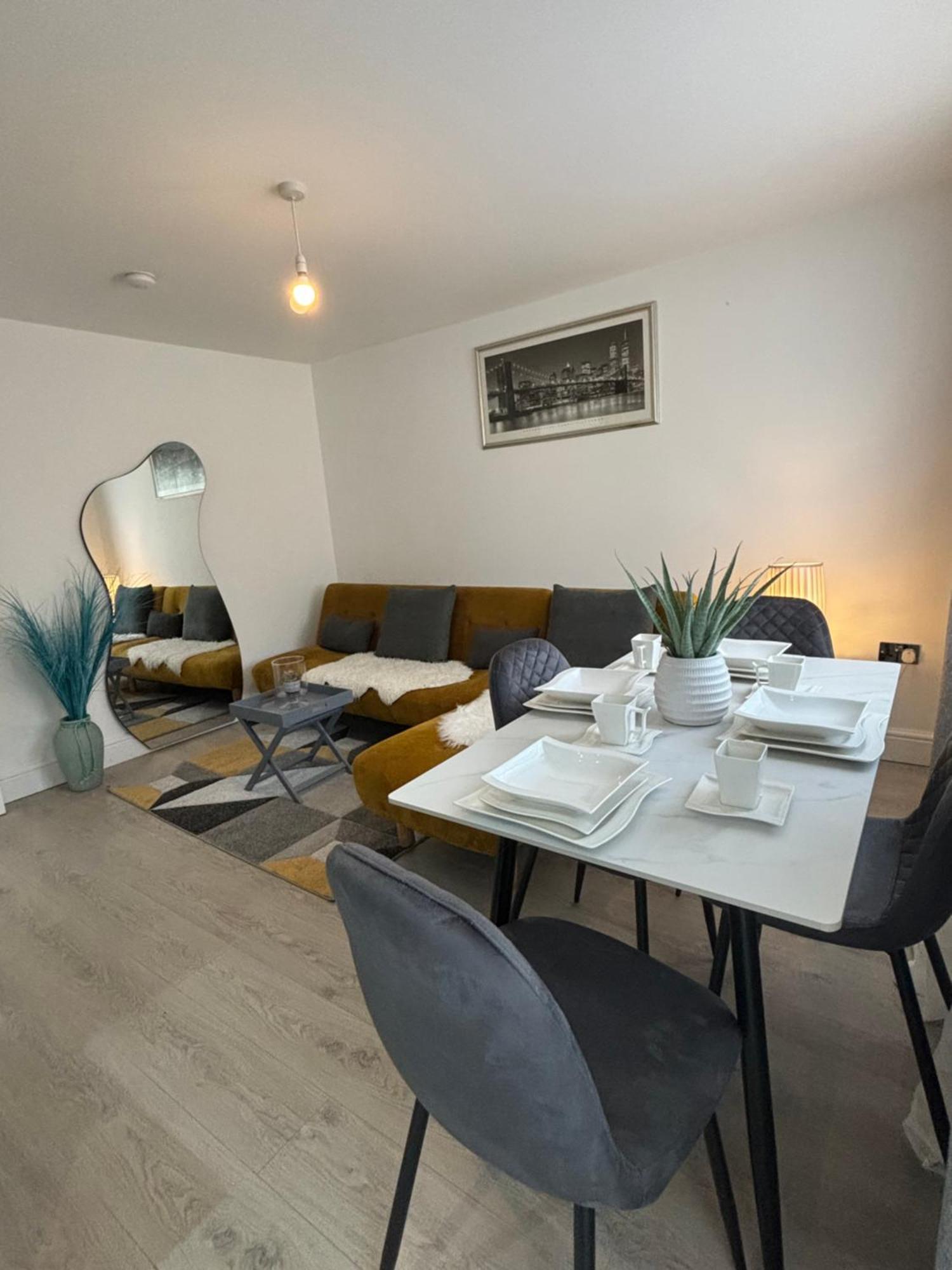 Апартаменты Cosy Modern Flat With Garden Бирмингем Экстерьер фото